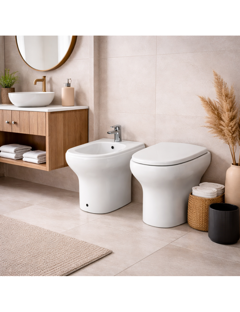 RAK Ceramics Coppia Sanitari Vaso WC e Bidet a Pavimento Filomuro Compact Colore Bianco con Sedile Incluso